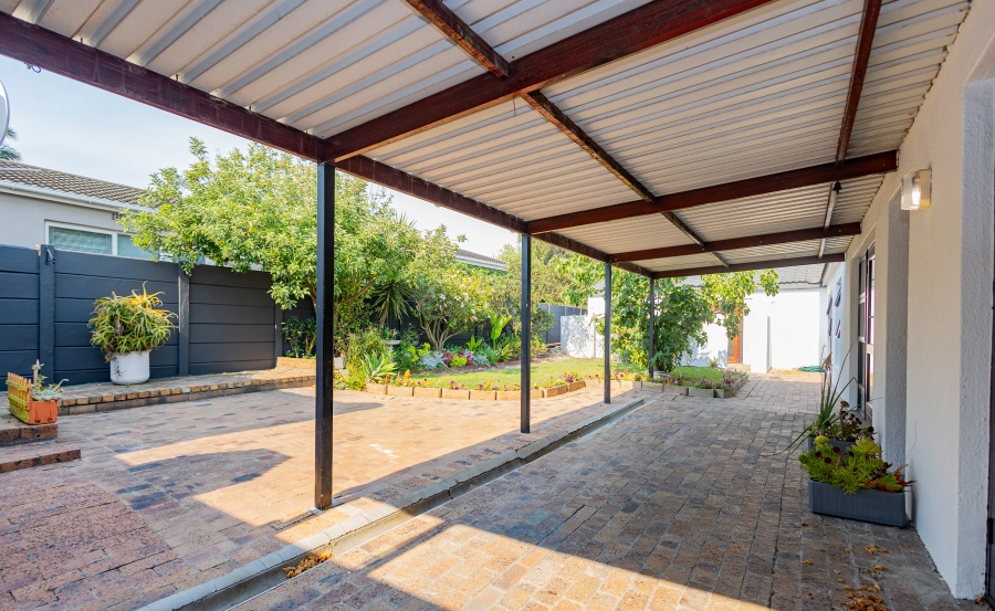 5 Bedroom Property for Sale in De Bron Western Cape